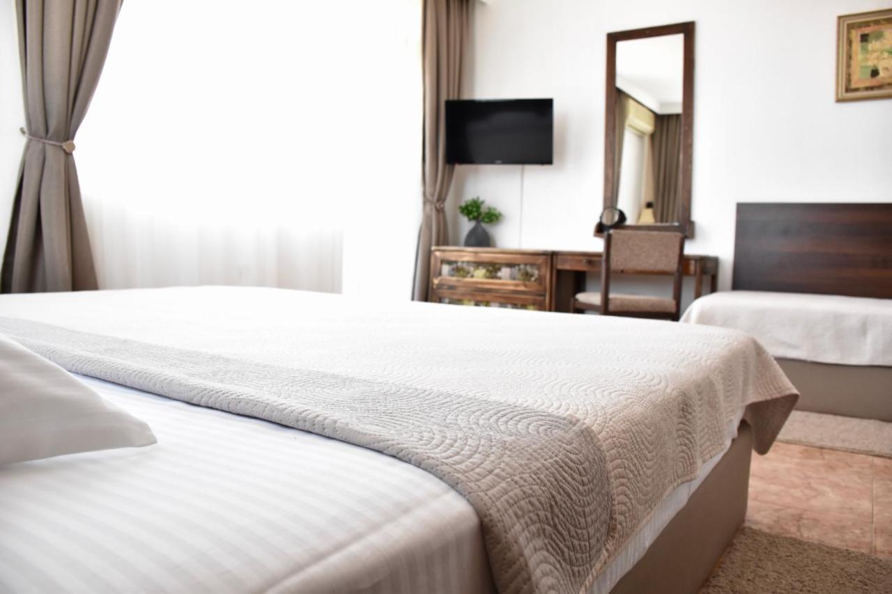 Family Hotel Apolonia Sozopol Buitenkant foto