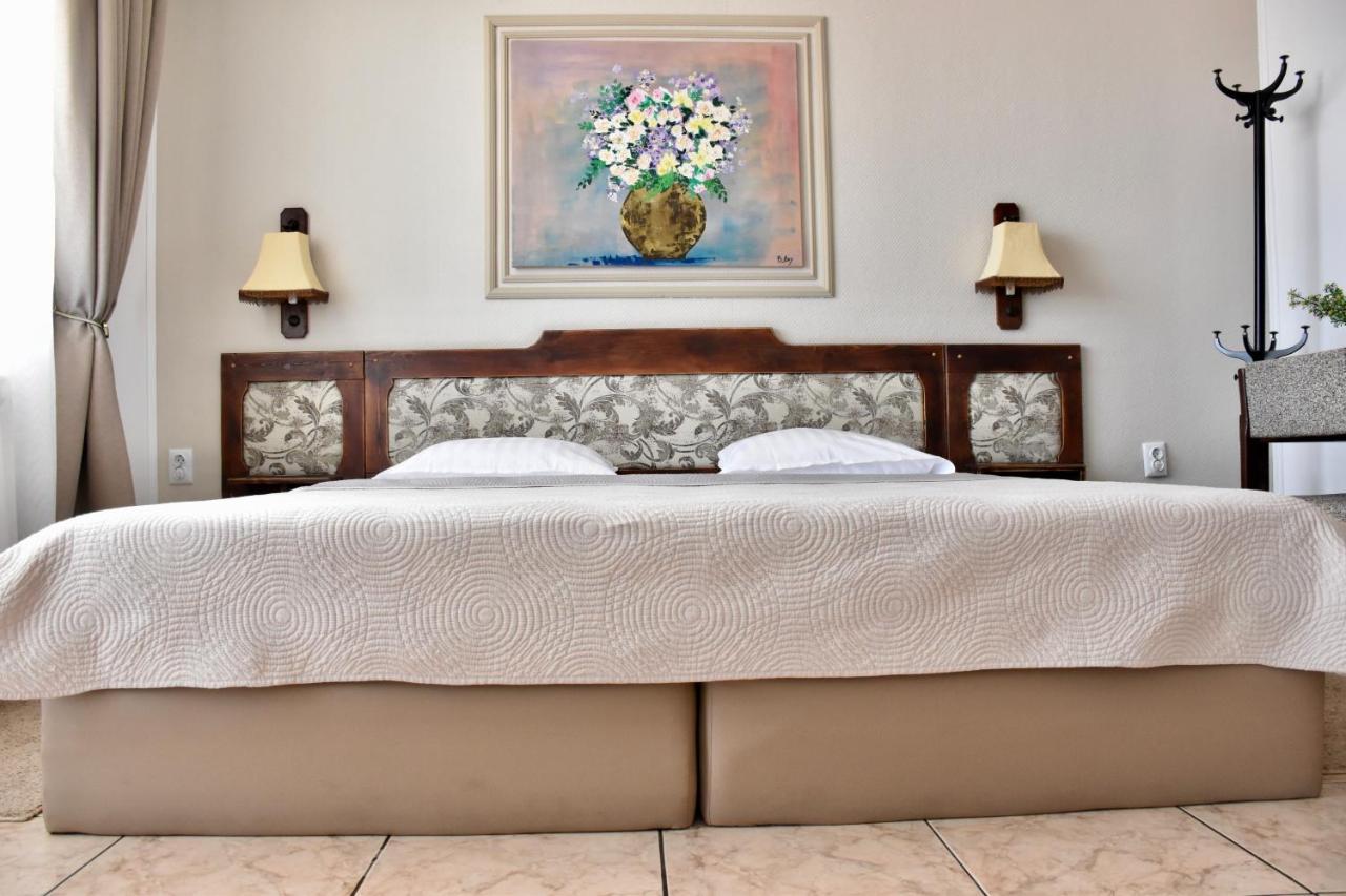 Family Hotel Apolonia Sozopol Buitenkant foto